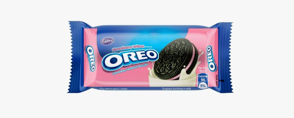 Cadbury Oreo Strawberry Creme Flavoured Chocolatey Sandwich Biscuits, 41.75 g