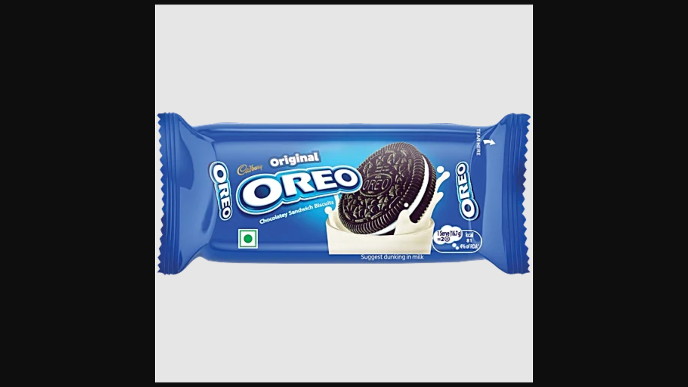 Cadbury Oreo Original Vanilla Flavoured Chocolatey Sandwich Biscuits, 41.75 g